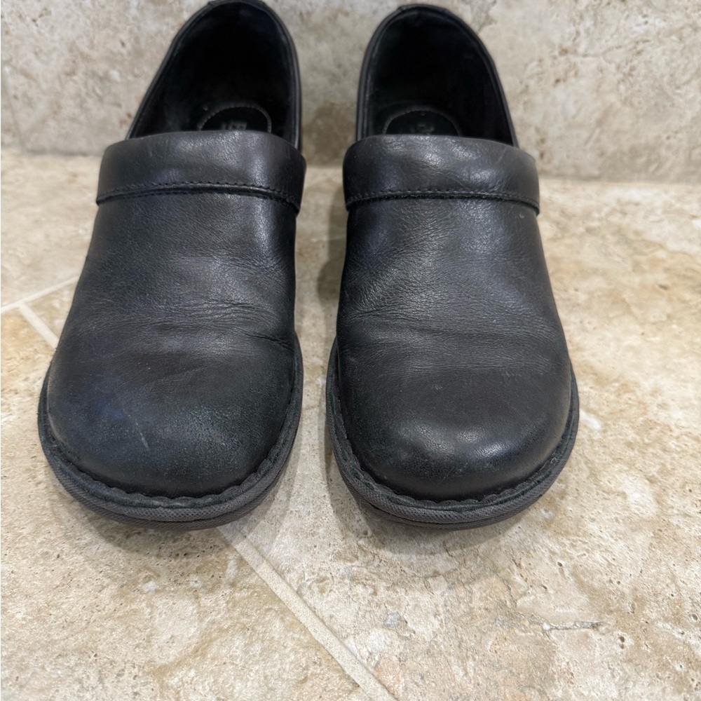 Women’s black leather Born shoes